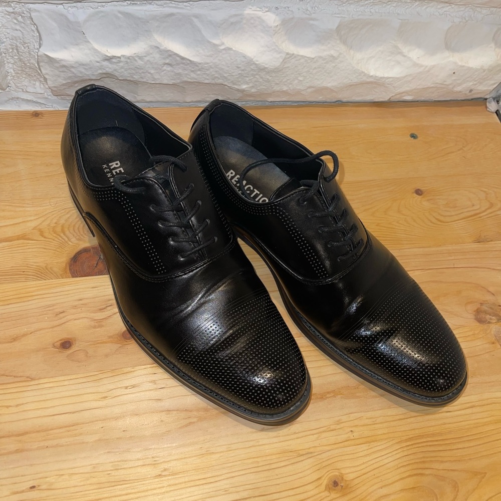 Kenneth Cole dress shoes